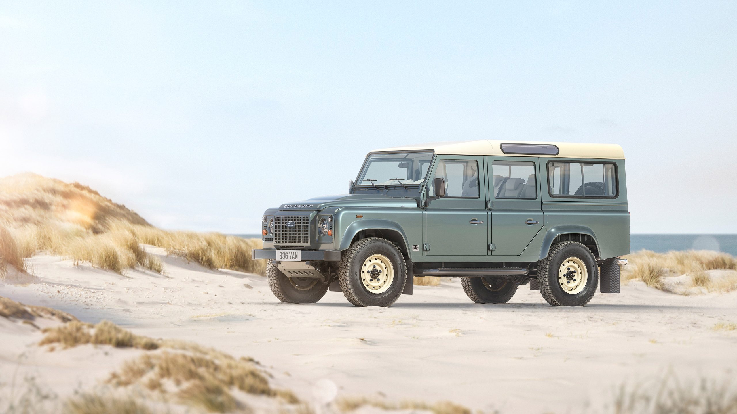 18-Land-Rover-Classic-Defender-V8-Works-Bespoke