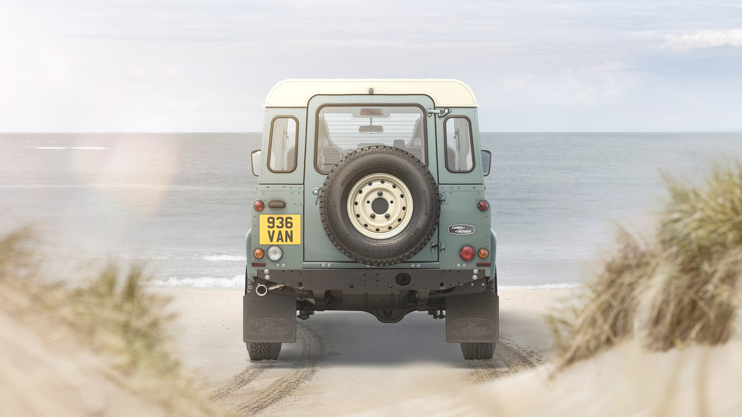 19-Land-Rover-Classic-Defender-V8-Works-Bespoke