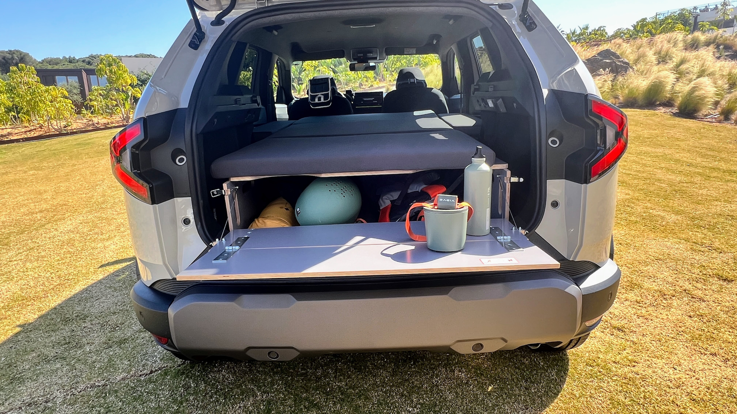 Het Dacia Duster InNature Sleep-pack waardoor je Dacia een mini-camper wordt