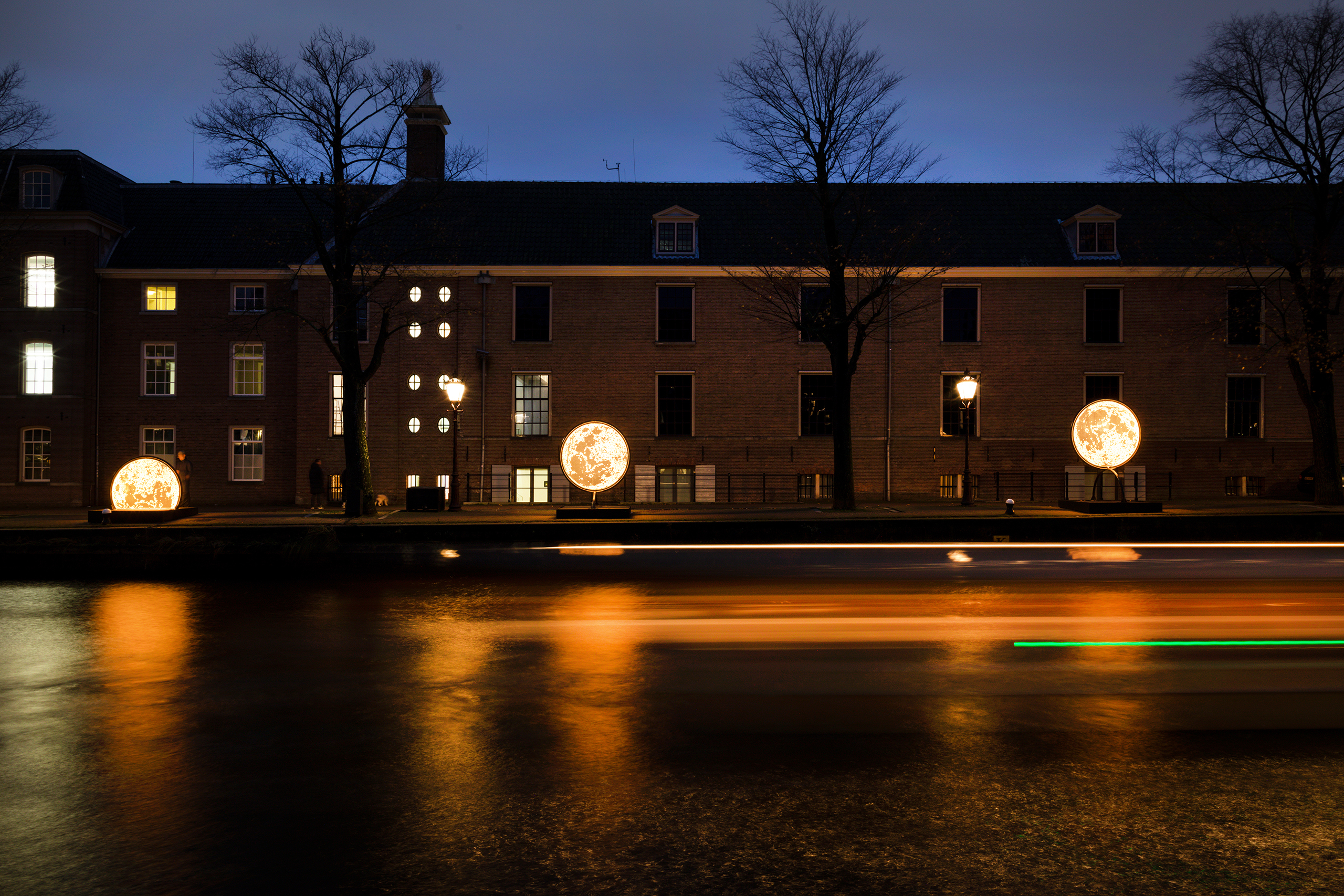 Mirror Moon - Arnout Meijer