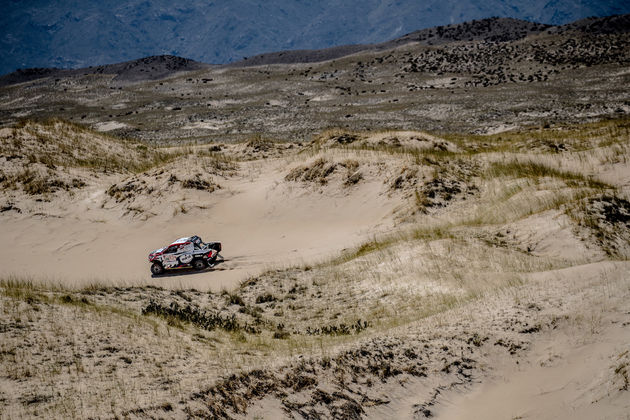 02-Historische-zege-voor-Bernhard-ten-Brinke-en-Toyota-Hilux-in-Dakar-2018