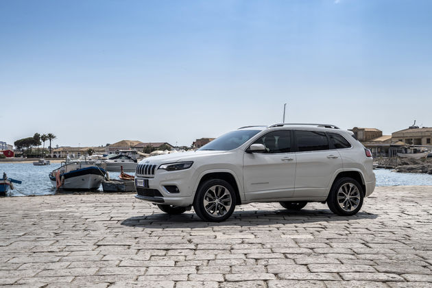 180906_Jeep_New_Cherokee-Overland_02