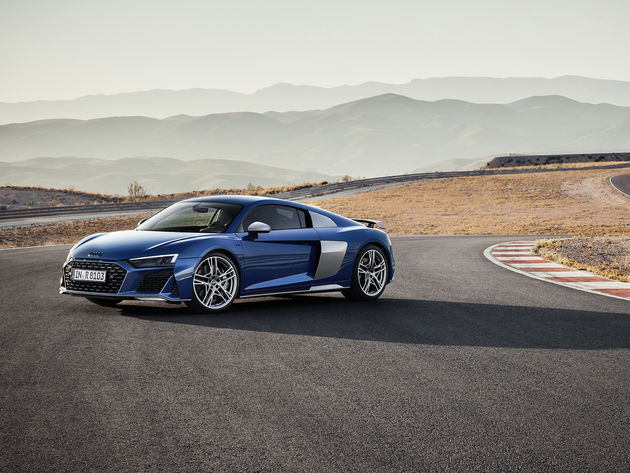 <i>De Audi R8 Coup\u00e9 op het circuit.</i>