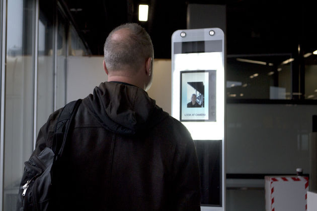 Gezichtsherkenning getest - Foto Schiphol