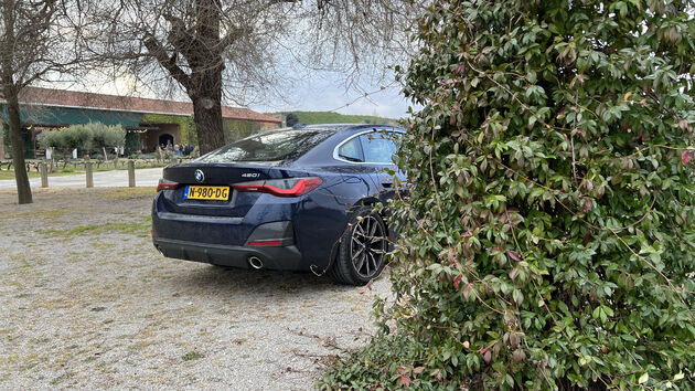 Je kunt overigens beter is een goedkope auto zo`n wijnhuis bezoeken #geenuitleg