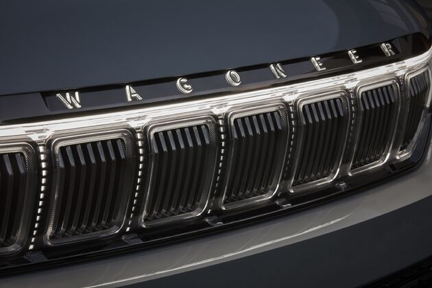 Jeep Wagoneer, natuurlijk met een `seven-slot grille`.