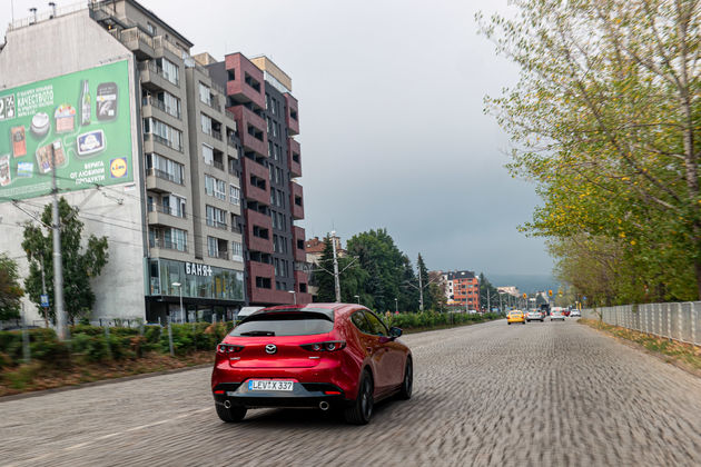 Mazda 3 SkyActiv-X motor in Sofia Bulgarije-2