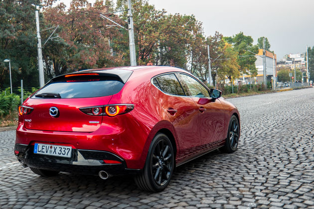 Mazda 3 SkyActiv-X motor in Sofia Bulgarije