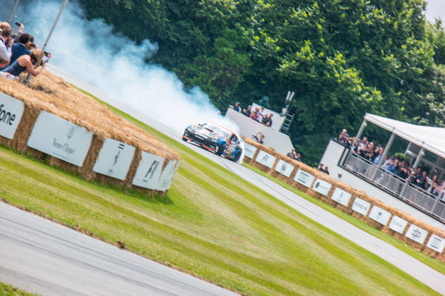 Nissan 370z Nismo drifting