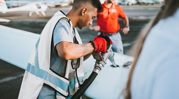 Elke dag verbruiken vliegtuigen over dehele wereld 1 miljard liter kerosine.