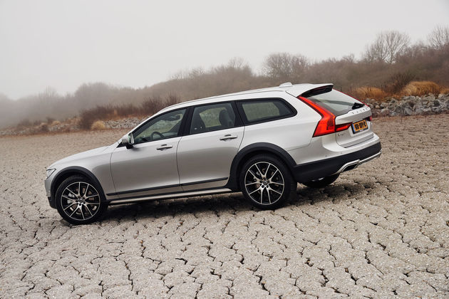 Volvo V90 Cross Country